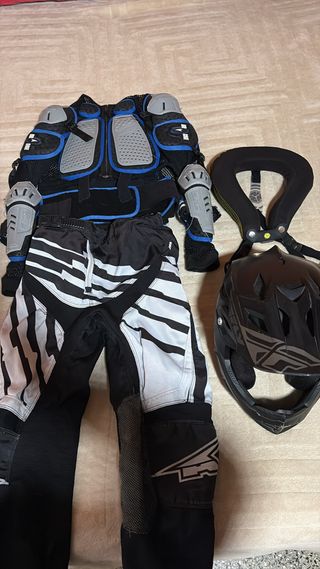 Casco Fly Talla S + Peto Axo Talla S + Pantalón Ax