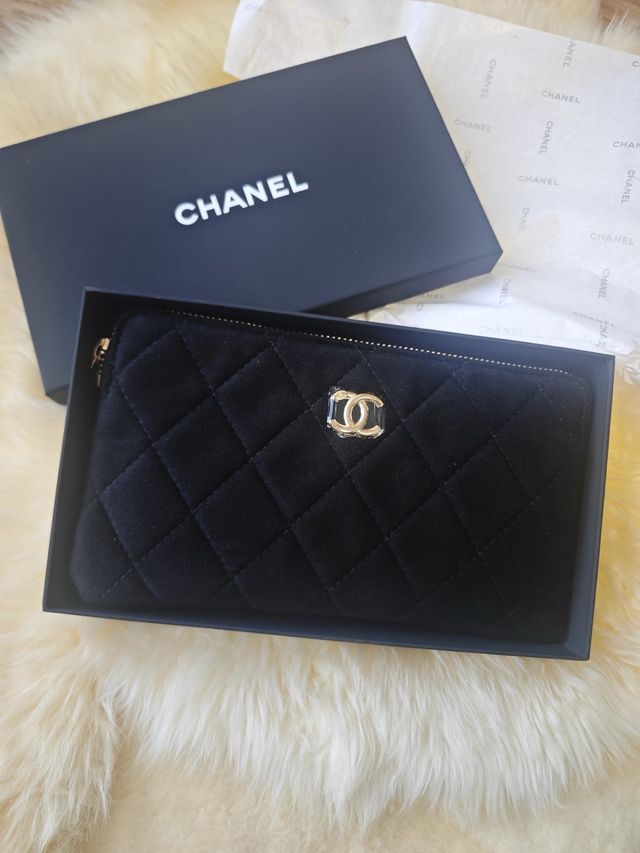 Necessaire Chanel Preto e Dourado