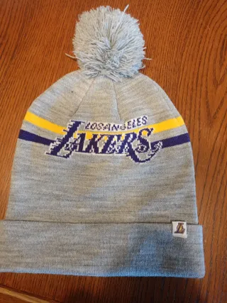 Gorro infantil Lakers gris y morado