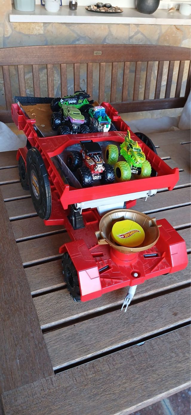 Hot Wheels Monster Trucks