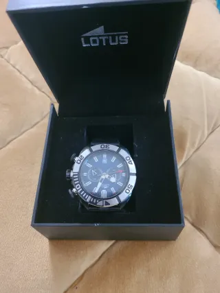 Reloj Lotus Negro y Plateado