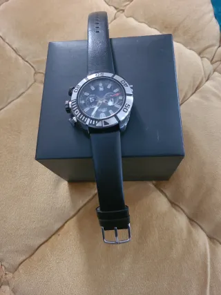 Reloj Lotus Negro y Plateado
