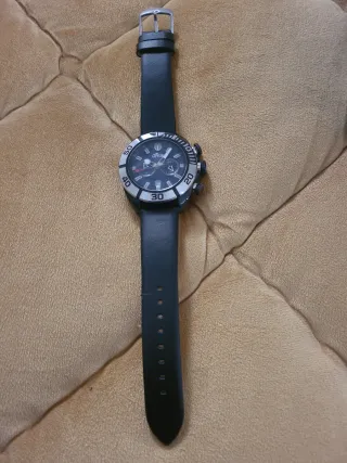 Reloj Lotus Negro y Plateado