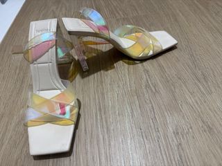 Zapatos Bershka tacón transparente multicolor