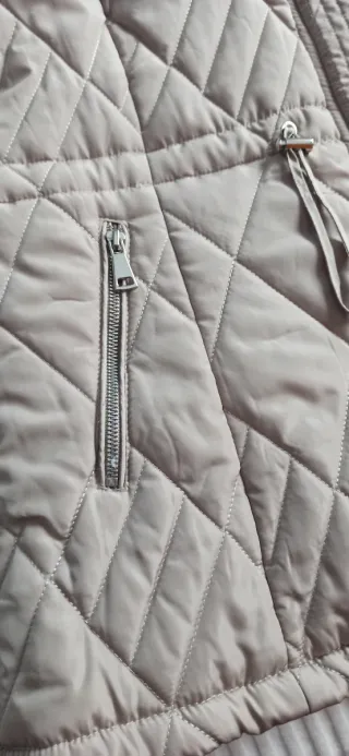 Chaquetón acolchado beige señora