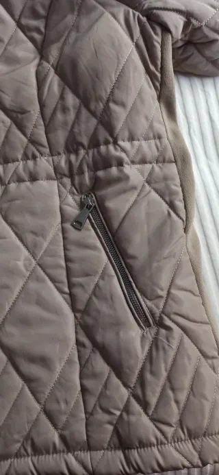 Chaquetón acolchado beige señora