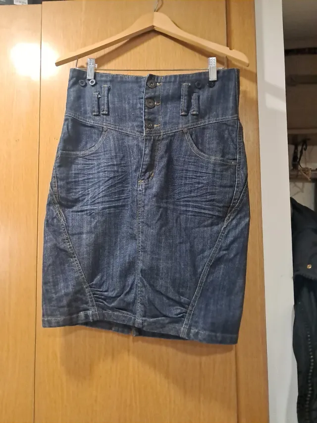 Falda vaquera de talle alto