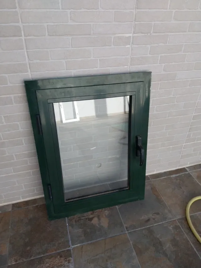 Ventana abatible verde 60x80