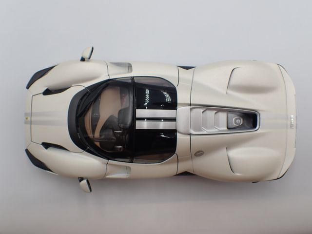 1/18 Ferrari Daytona SP3 de 2022 Blanco - BBurago