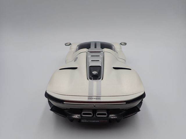 1/18 Ferrari Daytona SP3 de 2022 Blanco - BBurago