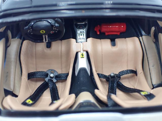 1/18 Ferrari Daytona SP3 de 2022 Blanco - BBurago