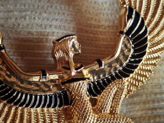 Broche dios egipcio Jepri