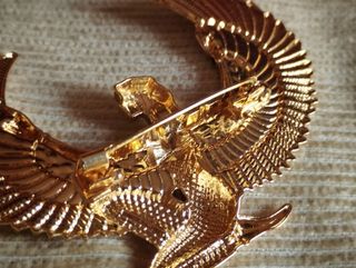 Broche dios egipcio Jepri