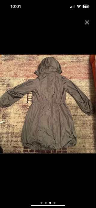 Chaqueta Impermeable verde militar Zara Talla L