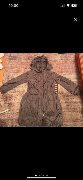 Chaqueta Impermeable verde militar Zara Talla L