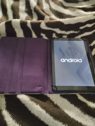 Tablet Android 10 con funda
