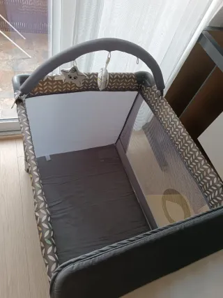 Cuna de viaje plegable