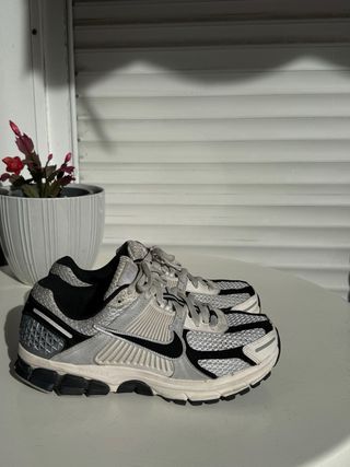 Nike Zoom Vomero 5 Gris/Blanco