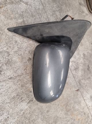 Retrovisor Derecho Nissan Almera N16