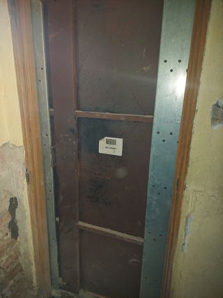 Puerta antiocupas. Precio negociable