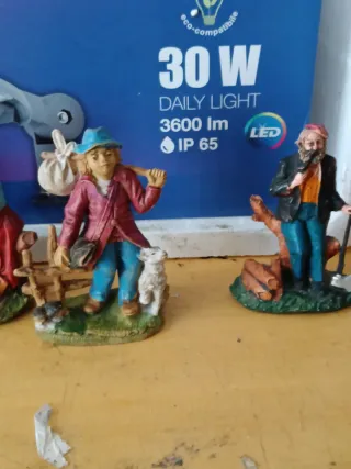 Pastori presepe vintage 10 euro al pezzo.