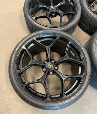 Llantas Lamborghini Revuelto 21" y 22"