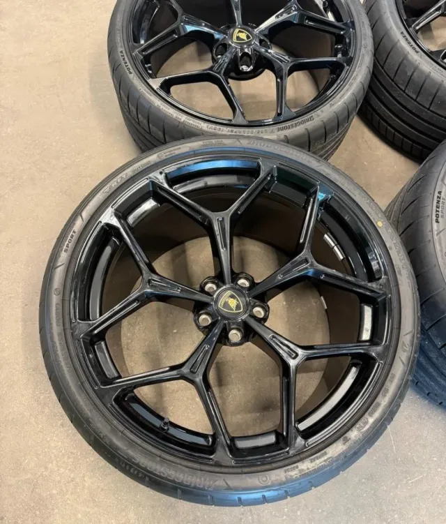 Llantas Lamborghini Revuelto 21" y 22"