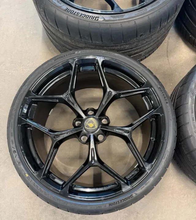 Llantas Lamborghini Revuelto 21" y 22"