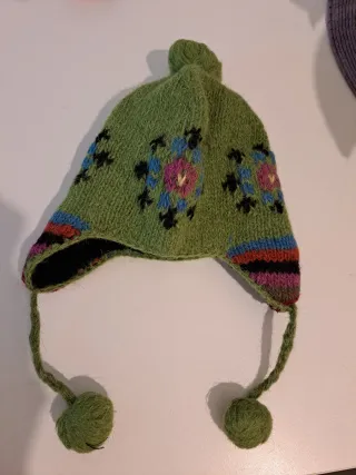 Cappello lana con paraorecchie