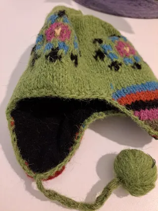 Cappello lana con paraorecchie