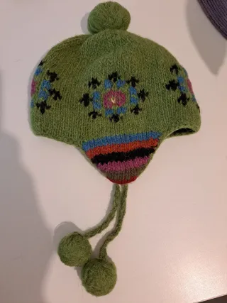 Cappello lana con paraorecchie