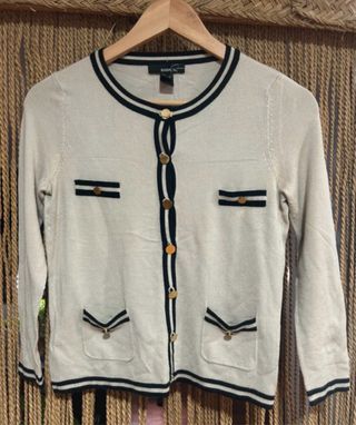 Cárdigan Mango Beige y azul marino