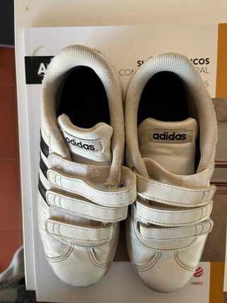 Zapatillas Adidas niño T.33