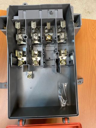 Zucchini SB4 N+PE 63A 750V