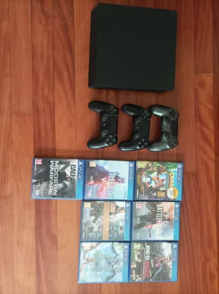 Consola PS4 Negra + 3 Mandos + 7 Juegos
