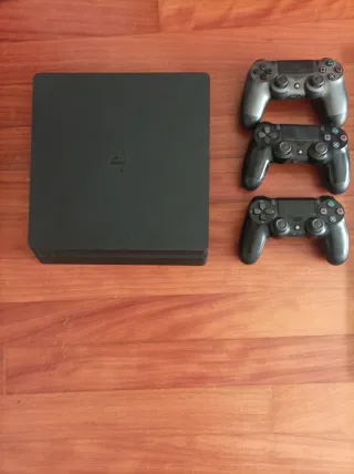 Consola PS4 Negra + 3 Mandos + 7 Juegos