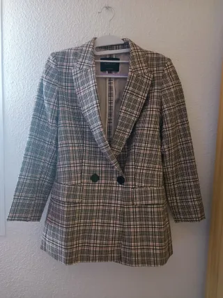 Blazer Massimo Dutti cuadros beige y rosa
