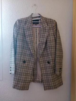 Blazer Massimo Dutti cuadros beige y rosa