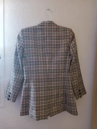 Blazer Massimo Dutti cuadros beige y rosa