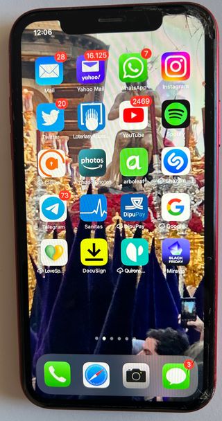 iPhone XR Rosso (schermo rotto agli angoli)