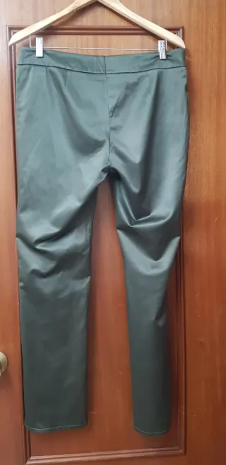 Pantalón H&M Talla 40 Verde Oliva
