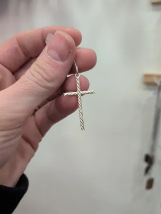 Colgante Cruz Retorcida Plata