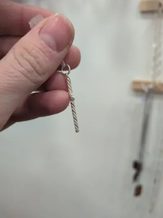 Colgante Cruz Retorcida Plata