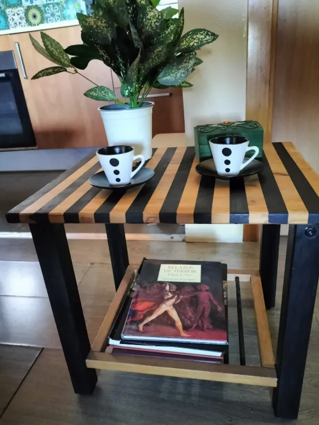 Mesa auxiliar madera maciza de pino negra y marrón