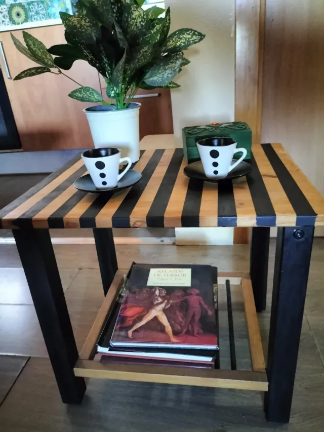 Mesa auxiliar madera maciza de pino negra y marrón