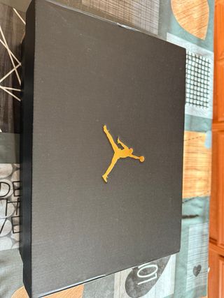 Jordan Stay Loyal 3 Talla 44 Negro Rojo gris