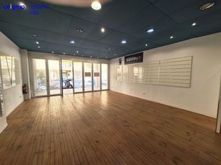 Local comercial en venta en Escala, L´