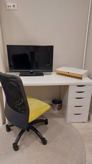 Pack Escritorio y Armario Blanco