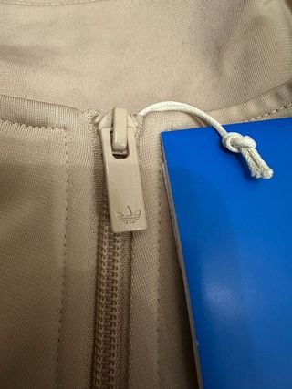 Chaqueta Adidas Beige