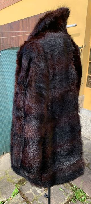 Cappottino in pelliccia marrone scuro